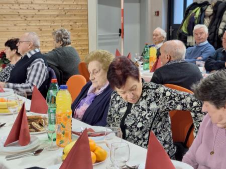 Novoletno srečanje krajank in krajanov Kotelj starih 80 let in več (9)